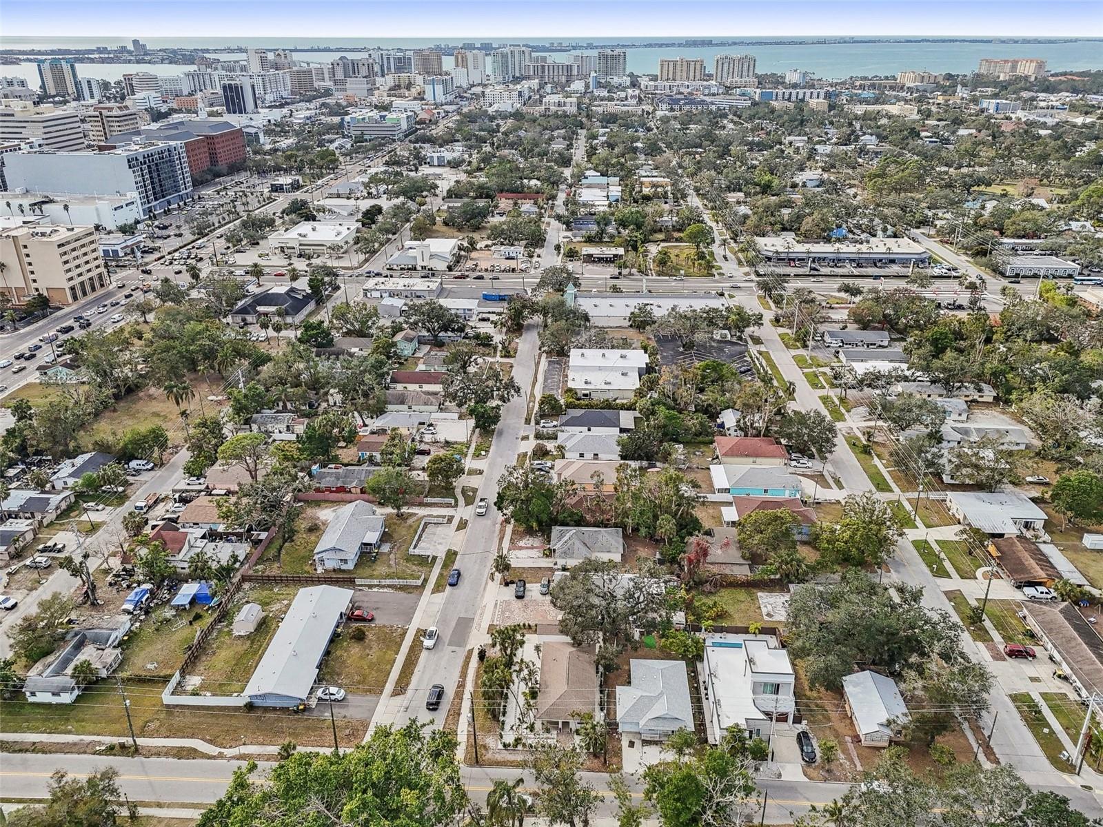 2077 5TH ST, SARASOTA, FL, 34237
