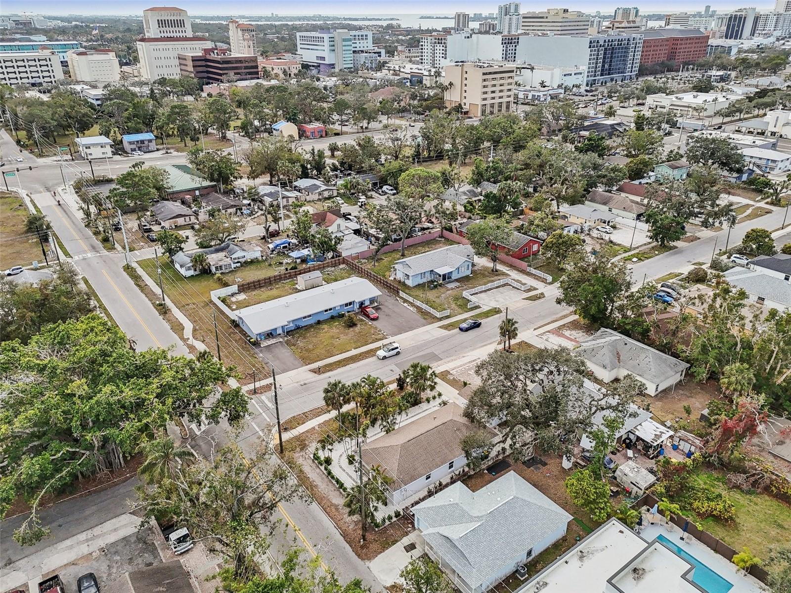 2077 5TH ST, SARASOTA, FL, 34237