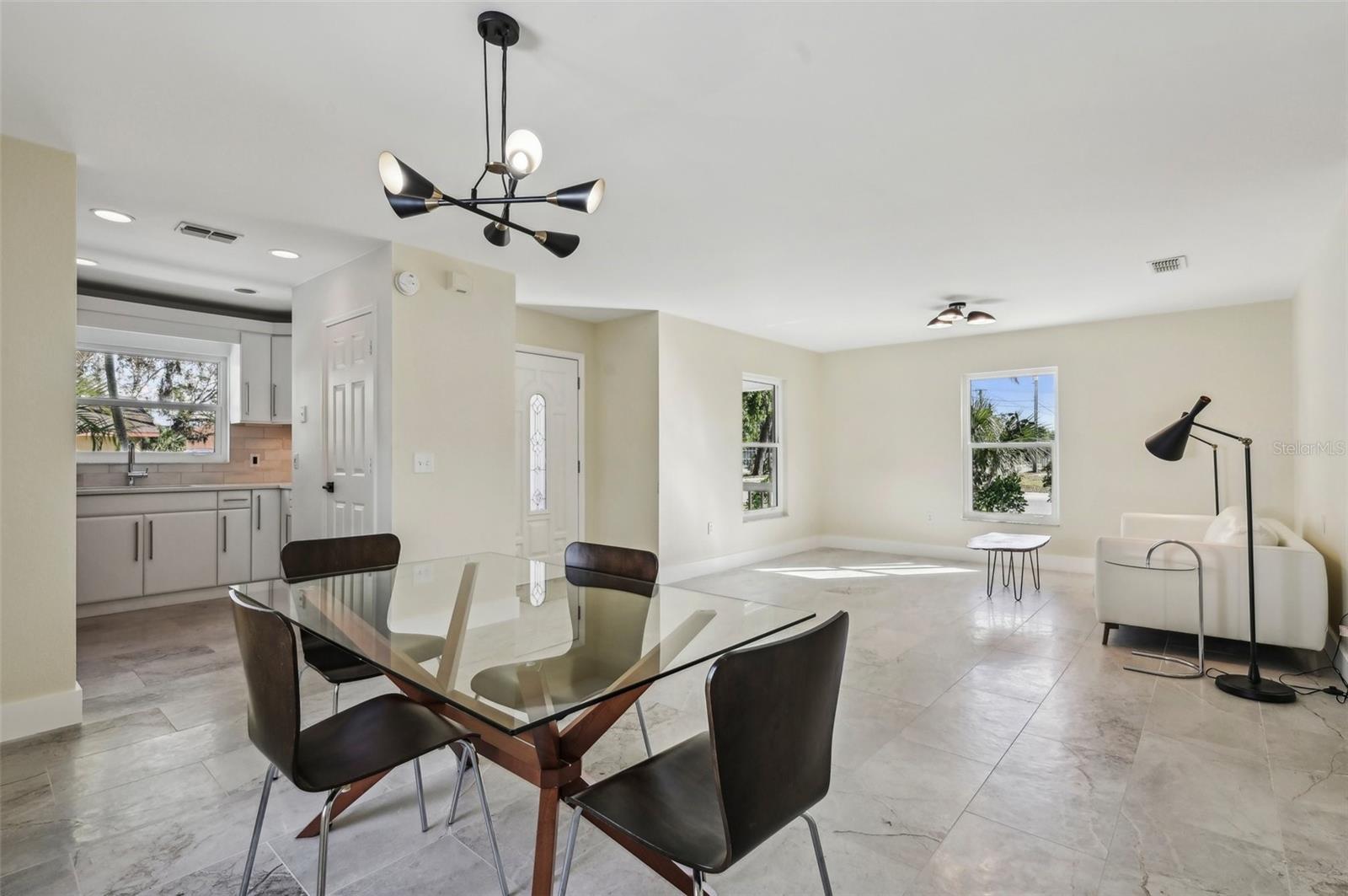 2077 5TH ST, SARASOTA, FL, 34237