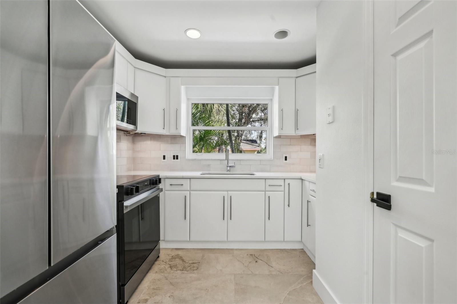 2077 5TH ST, SARASOTA, FL, 34237
