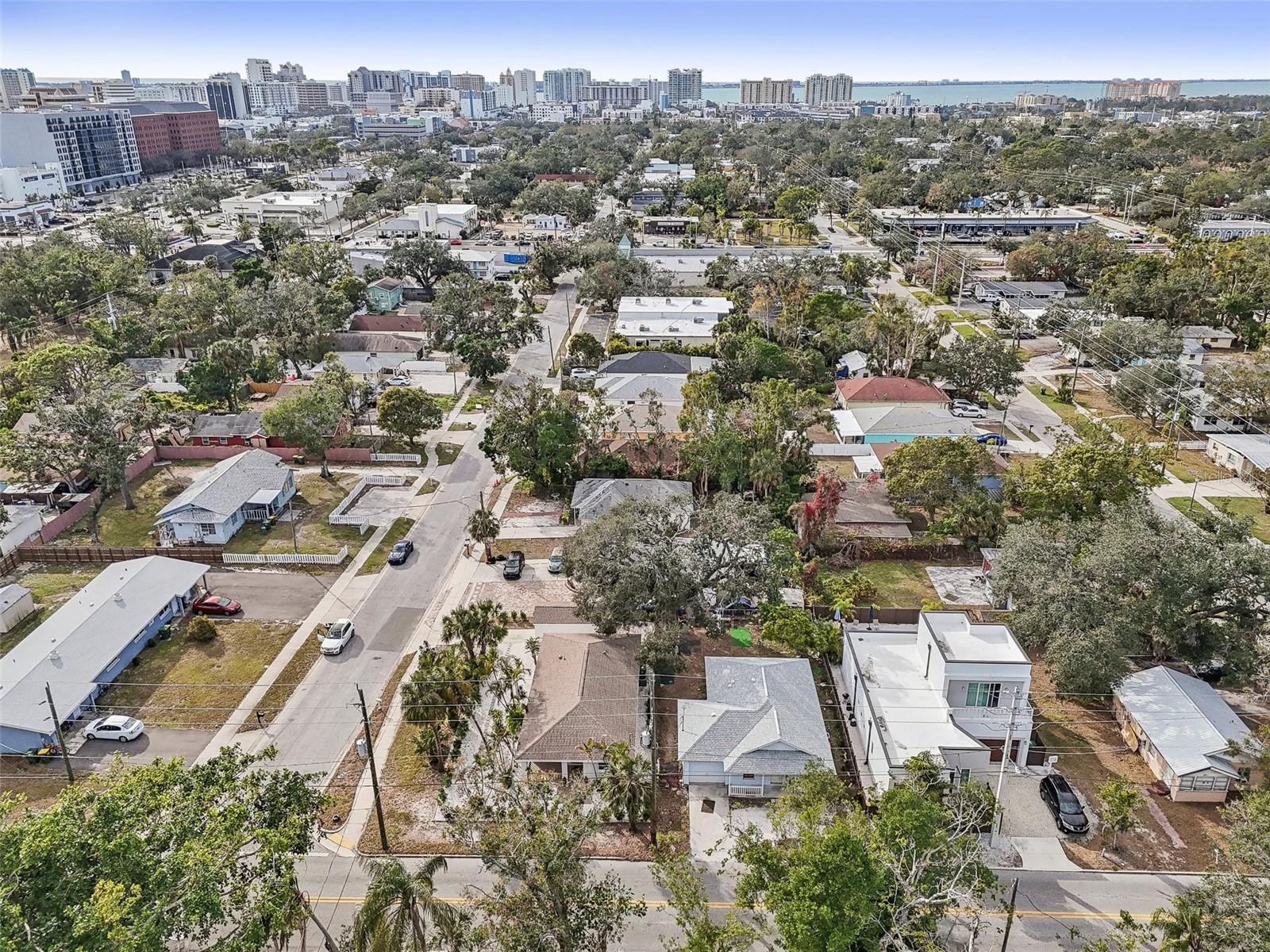 2077 5TH ST, SARASOTA, FL, 34237