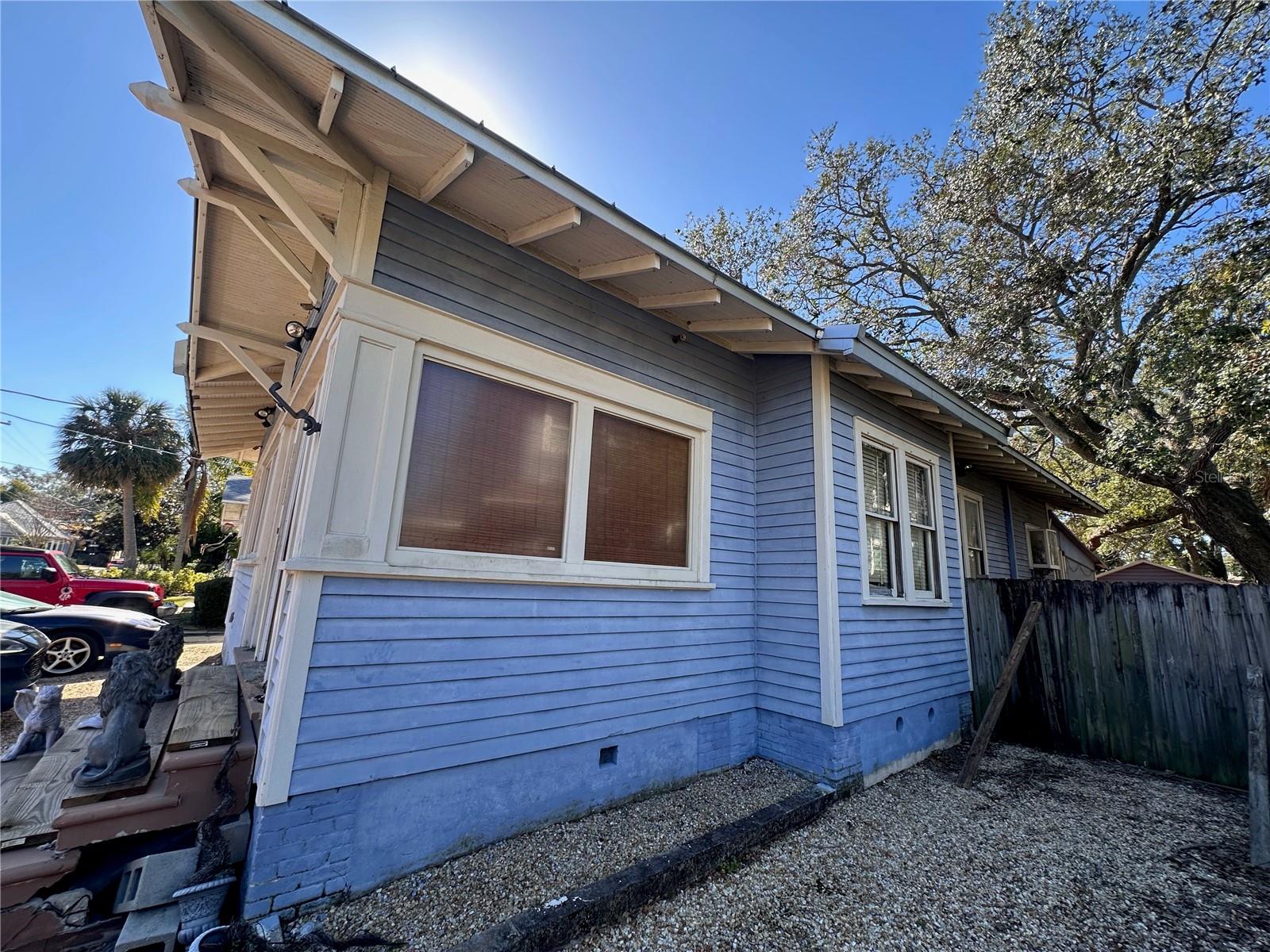 1203 S GUNBY AVE, TAMPA, FL, 33606