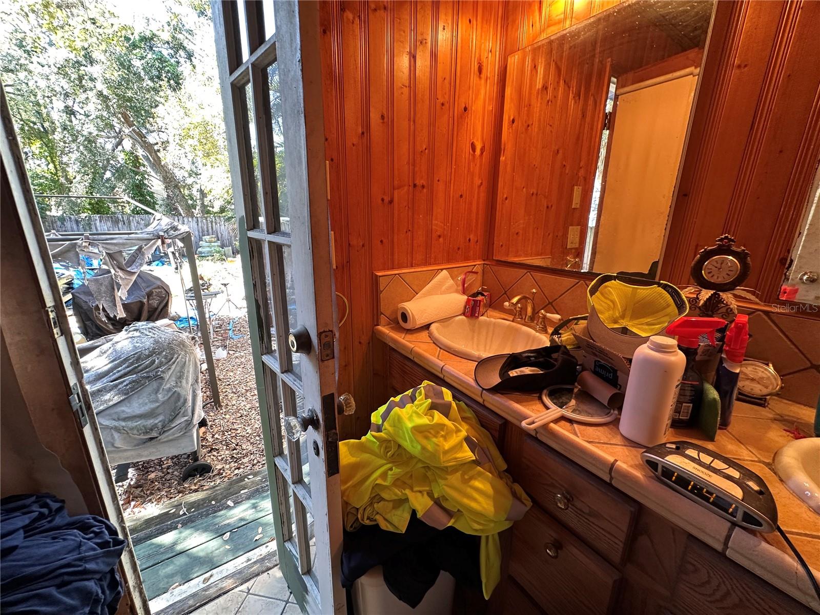 1203 S GUNBY AVE, TAMPA, FL, 33606