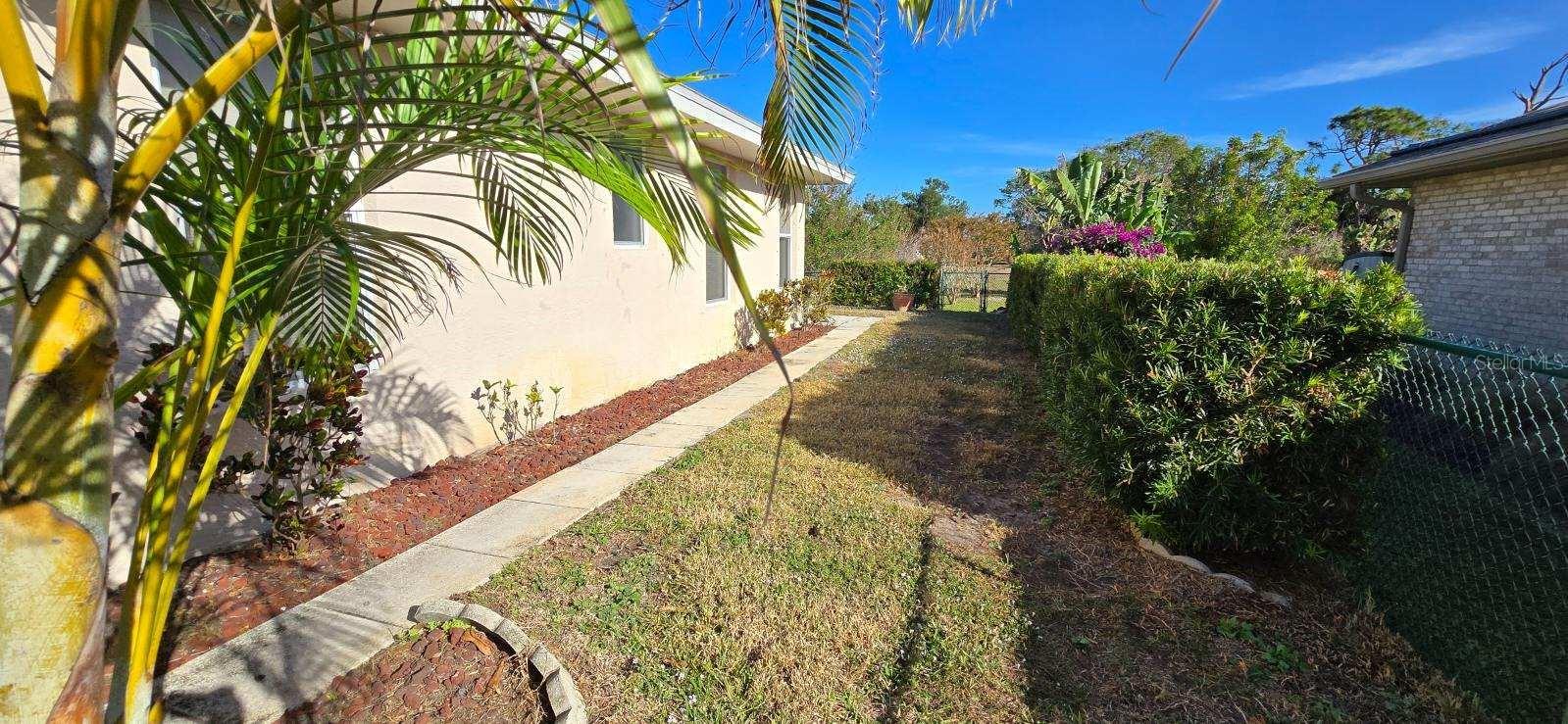 13 PEBBLE BEACH RD, ROTONDA WEST, FL, 33947