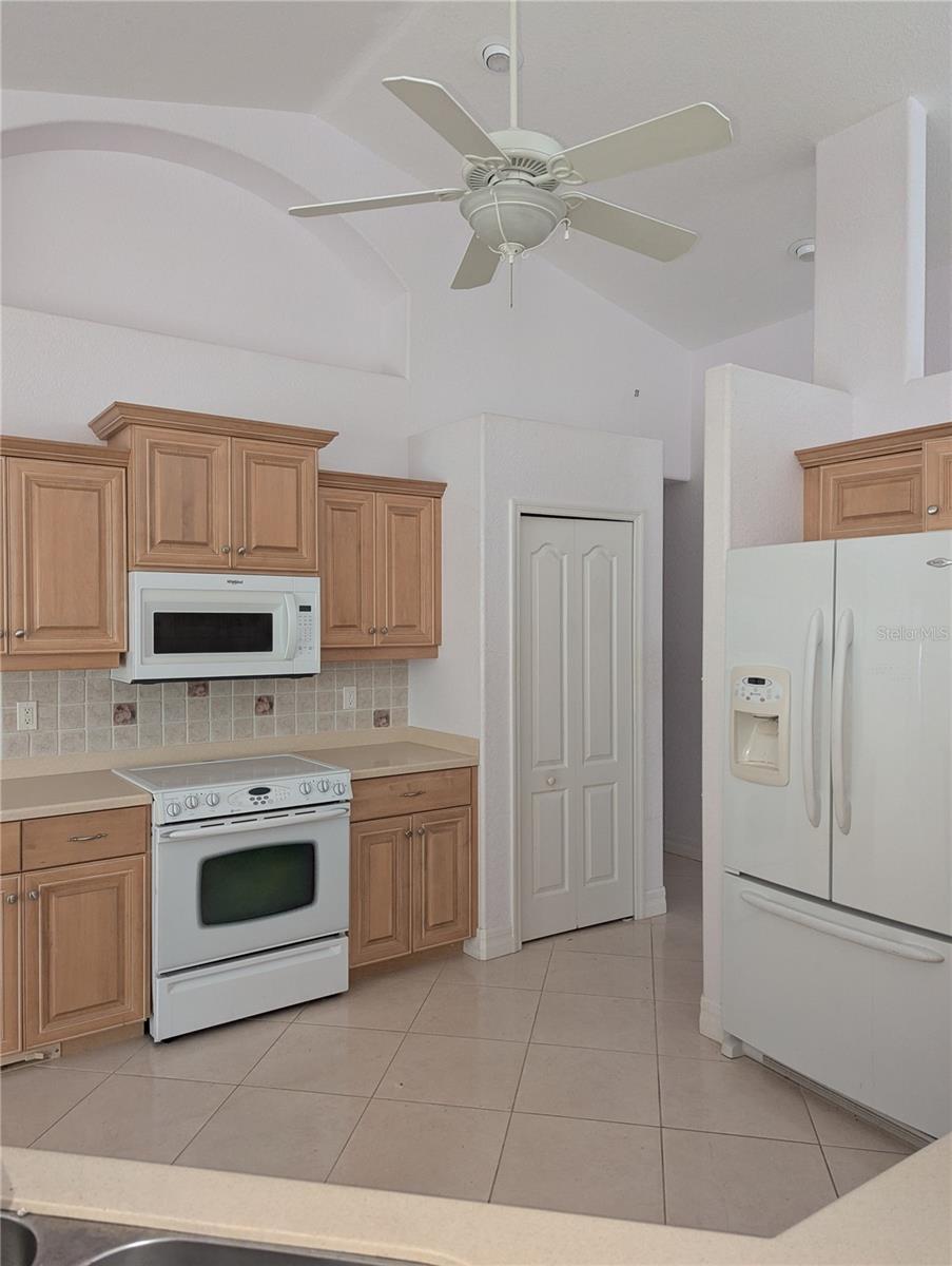 13 PEBBLE BEACH RD, ROTONDA WEST, FL, 33947