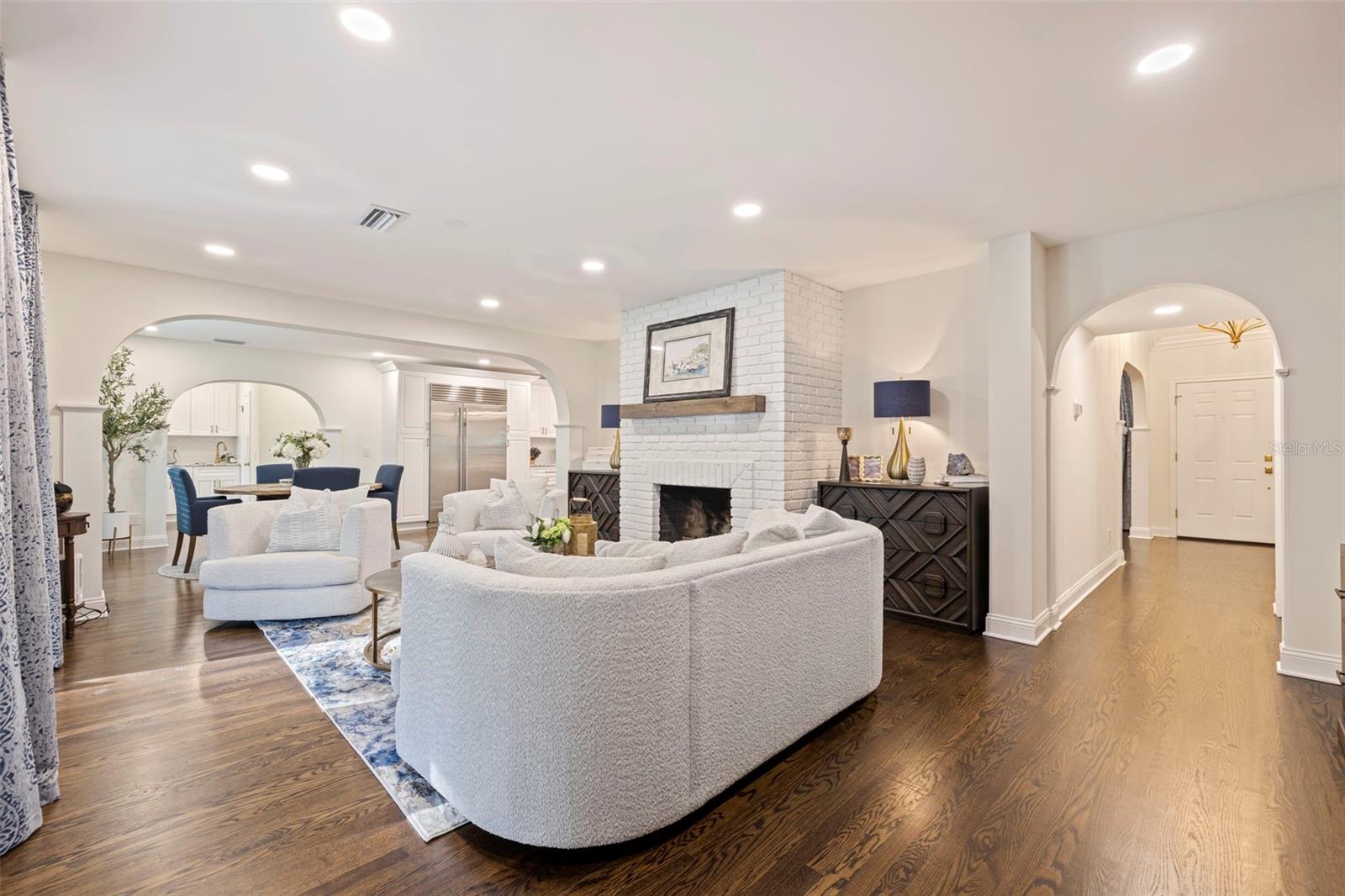 1610 SERPENTINE DR S, ST PETERSBURG, FL, 33712