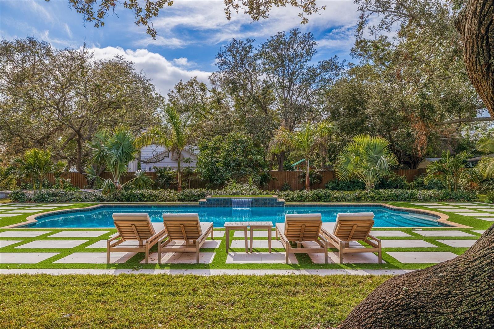 1610 SERPENTINE DR S, ST PETERSBURG, FL, 33712