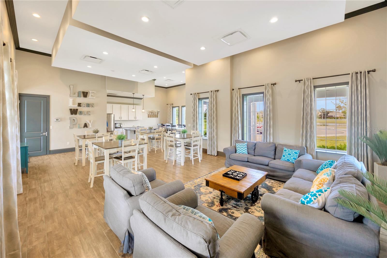 5674 BANBURY RIDGE RUN, WESLEY CHAPEL, FL, 33545