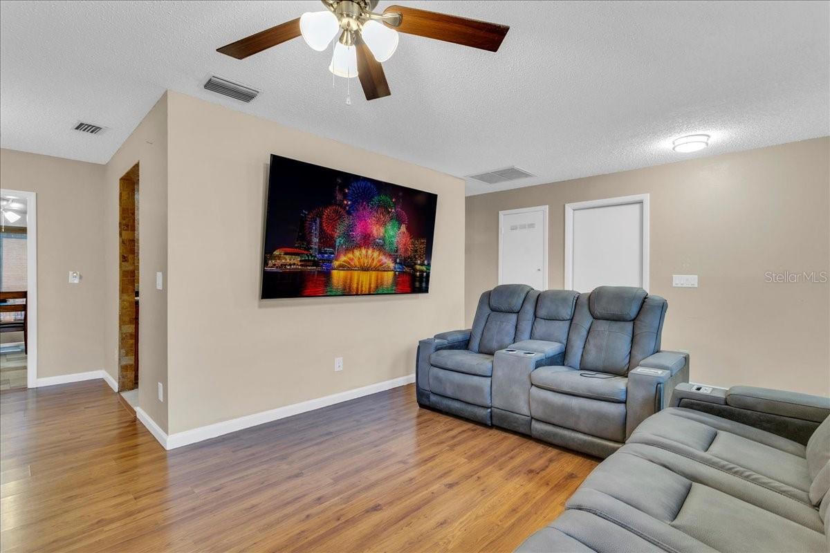 904 ORANGE BLOSSOM LN, SEFFNER, FL, 33584