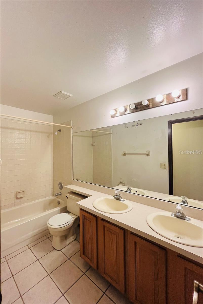 1748 BRIGHTMEADOW CT, ORLANDO, FL, 32818