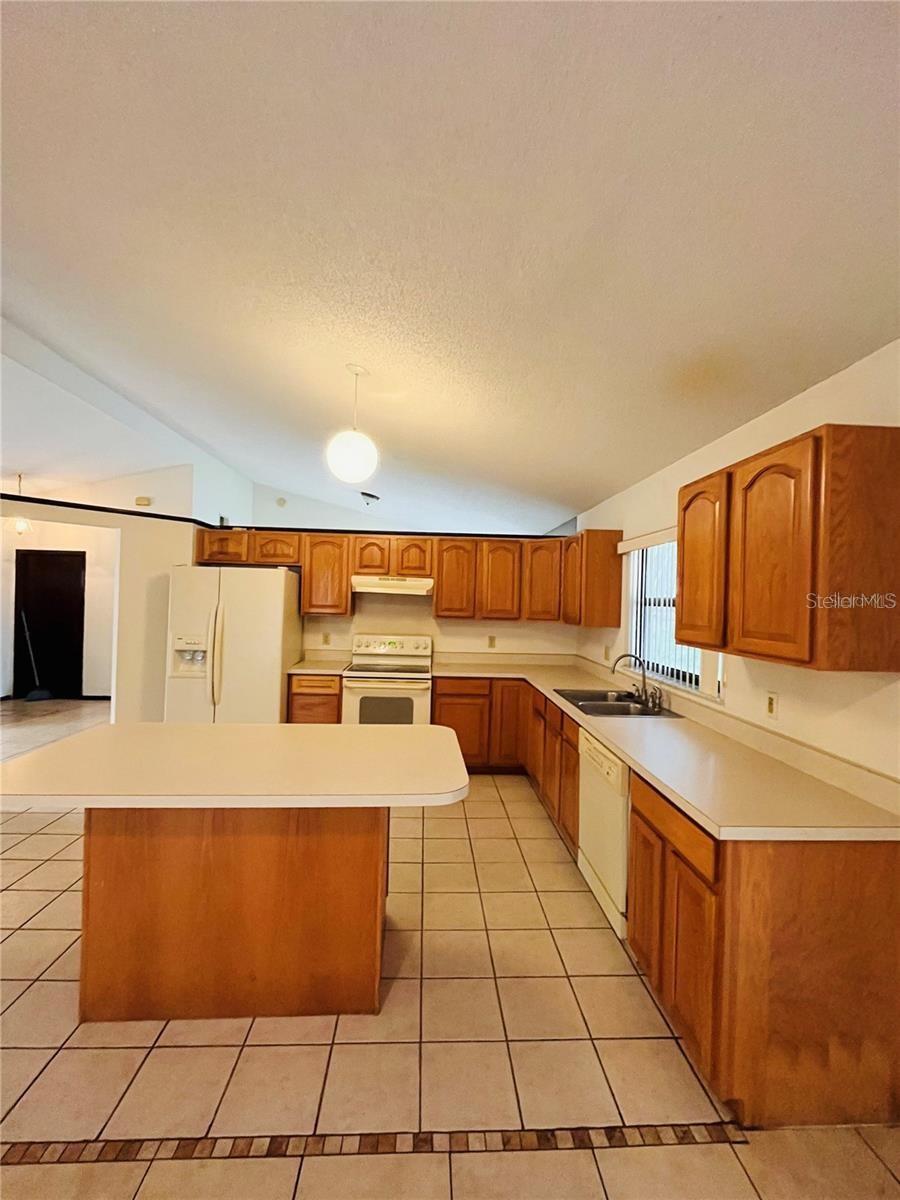 1748 BRIGHTMEADOW CT, ORLANDO, FL, 32818