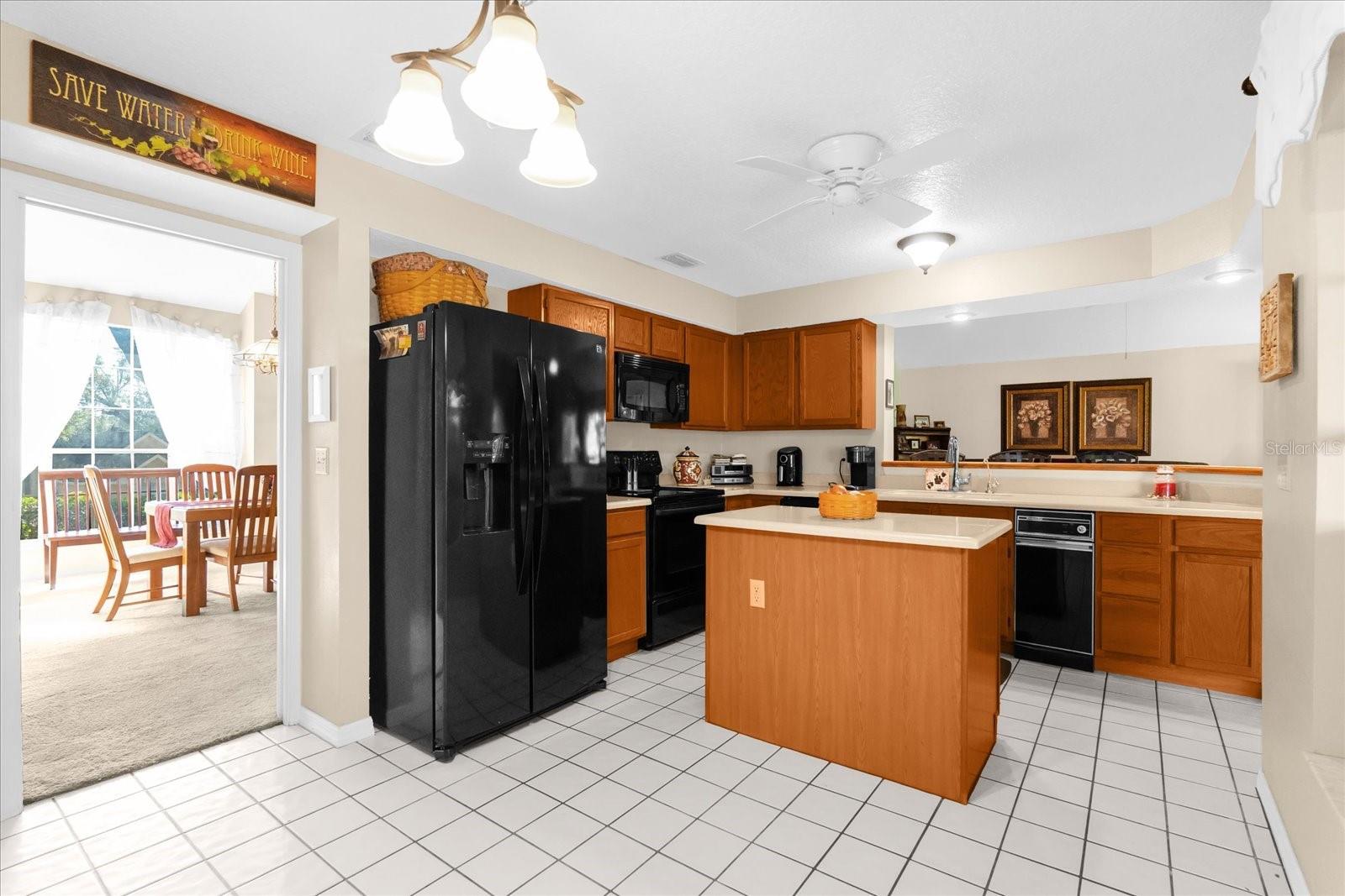 2043 SAWGRASS DR, APOPKA, FL, 32712