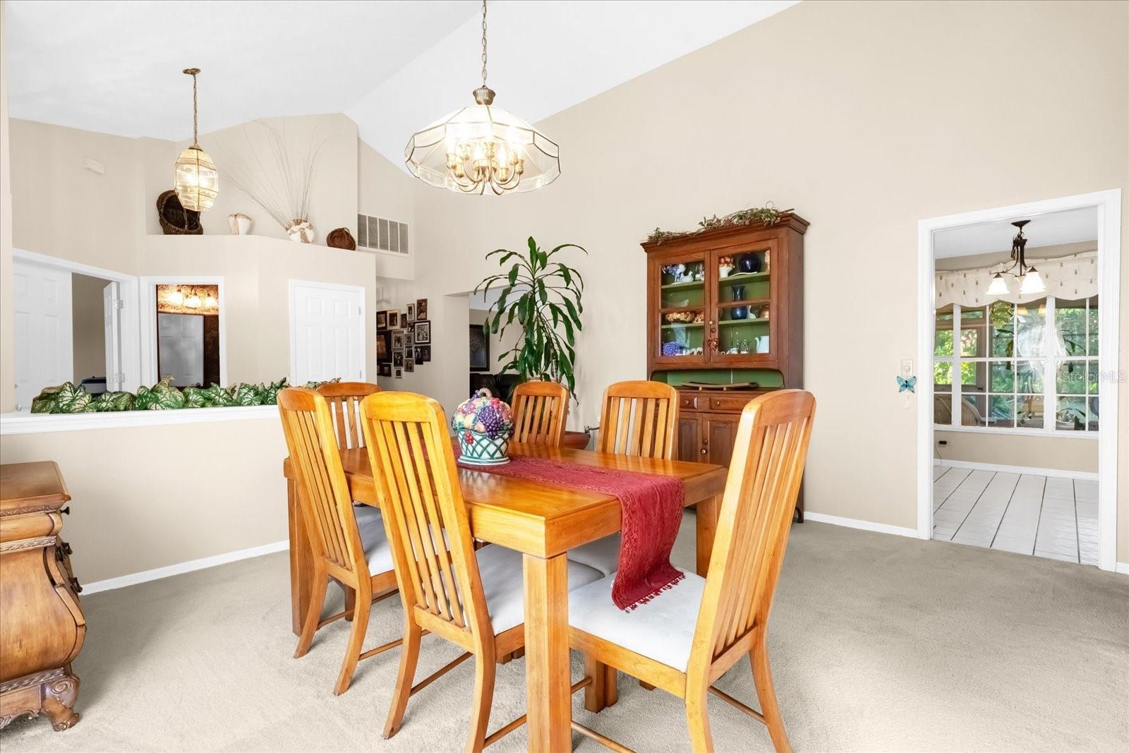 2043 SAWGRASS DR, APOPKA, FL, 32712