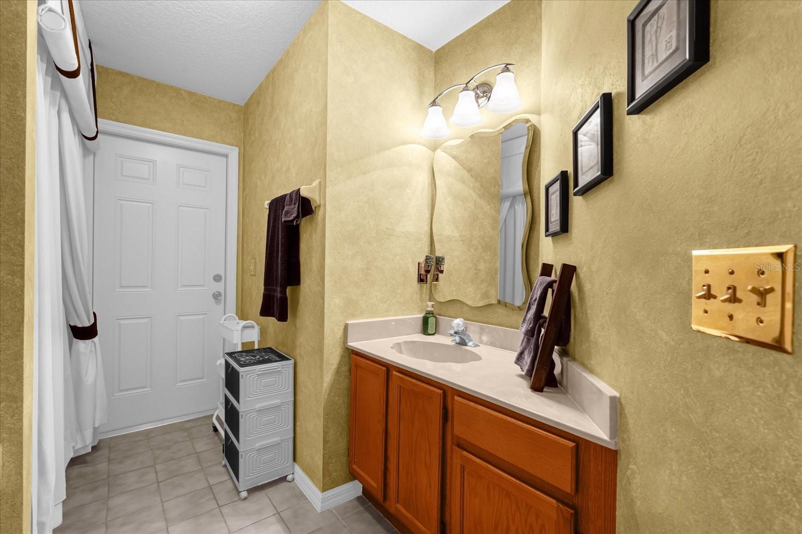 2043 SAWGRASS DR, APOPKA, FL, 32712