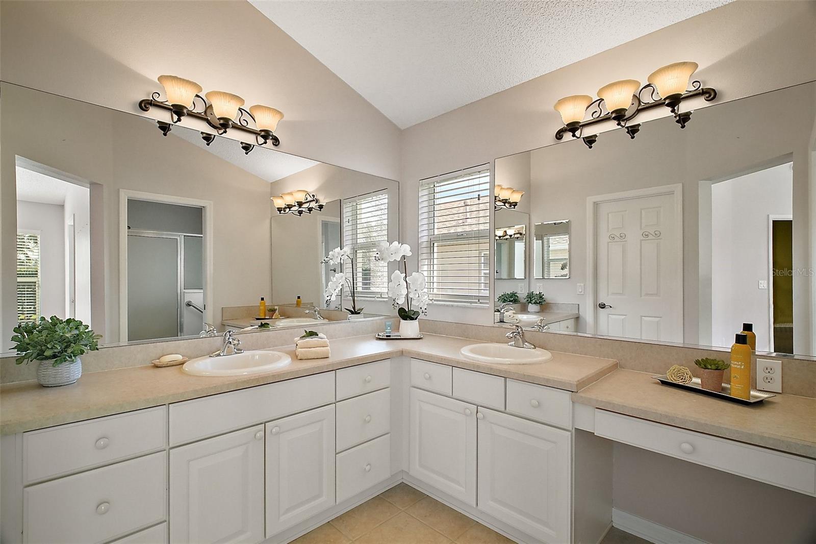 526 KINGSTON WAY, THE VILLAGES, FL, 32162