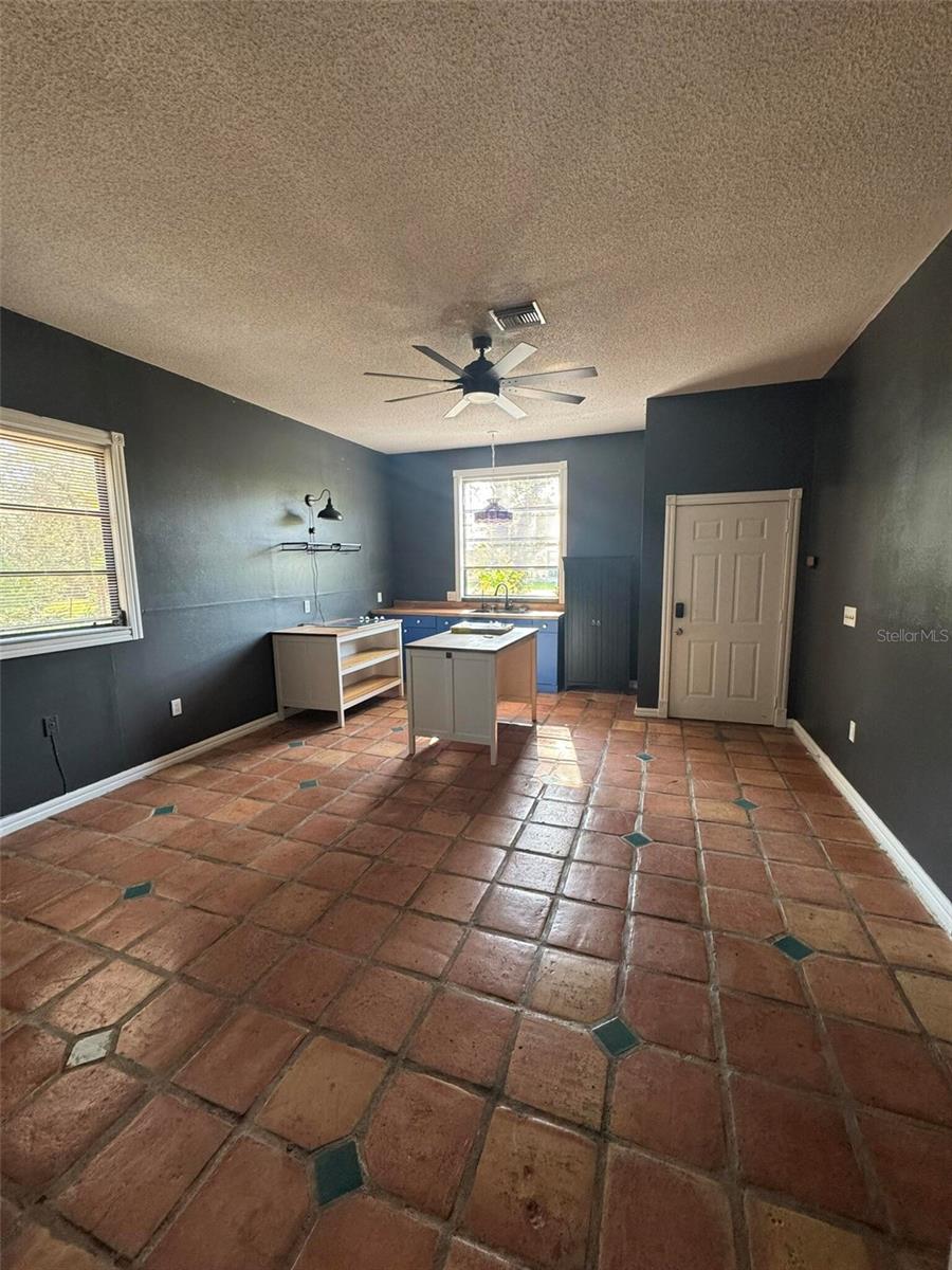 7027 HAWKINS RD, SARASOTA, FL, 34241