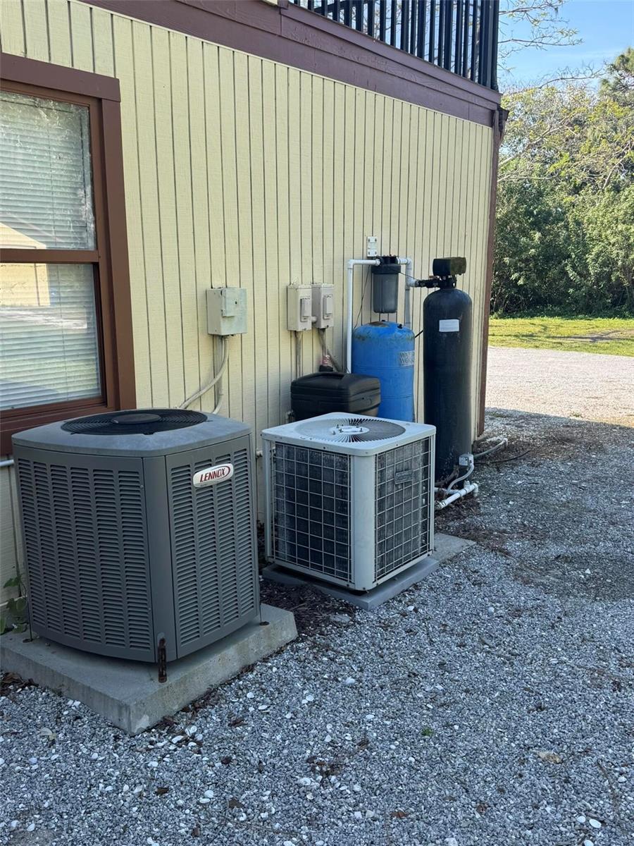 7027 HAWKINS RD, SARASOTA, FL, 34241