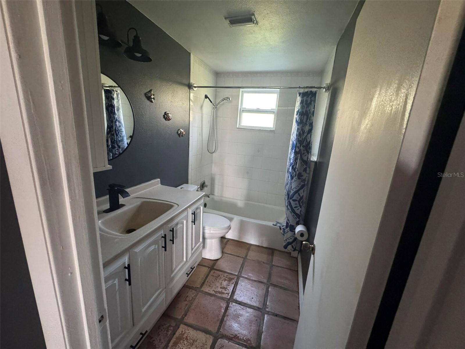 7027 HAWKINS RD, SARASOTA, FL, 34241