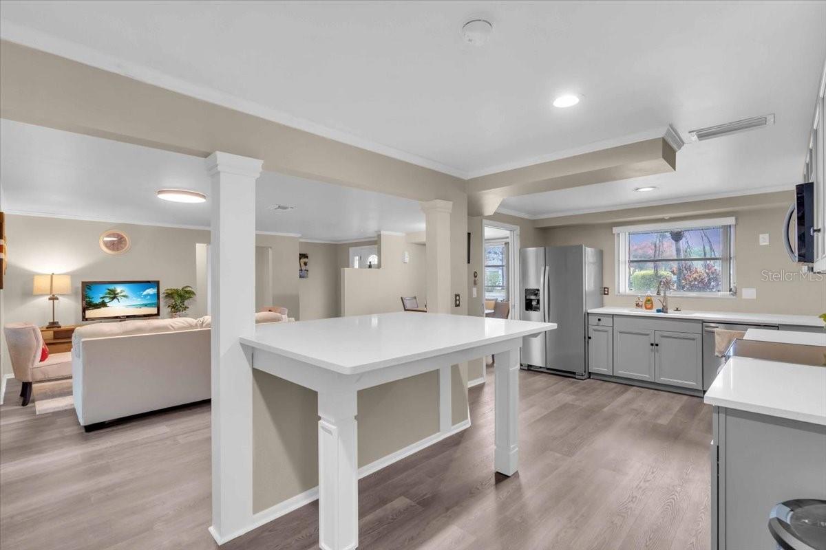 7420 CASS CIR, SARASOTA, FL, 34231