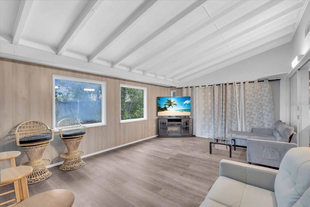 7420 CASS CIR, SARASOTA, FL, 34231