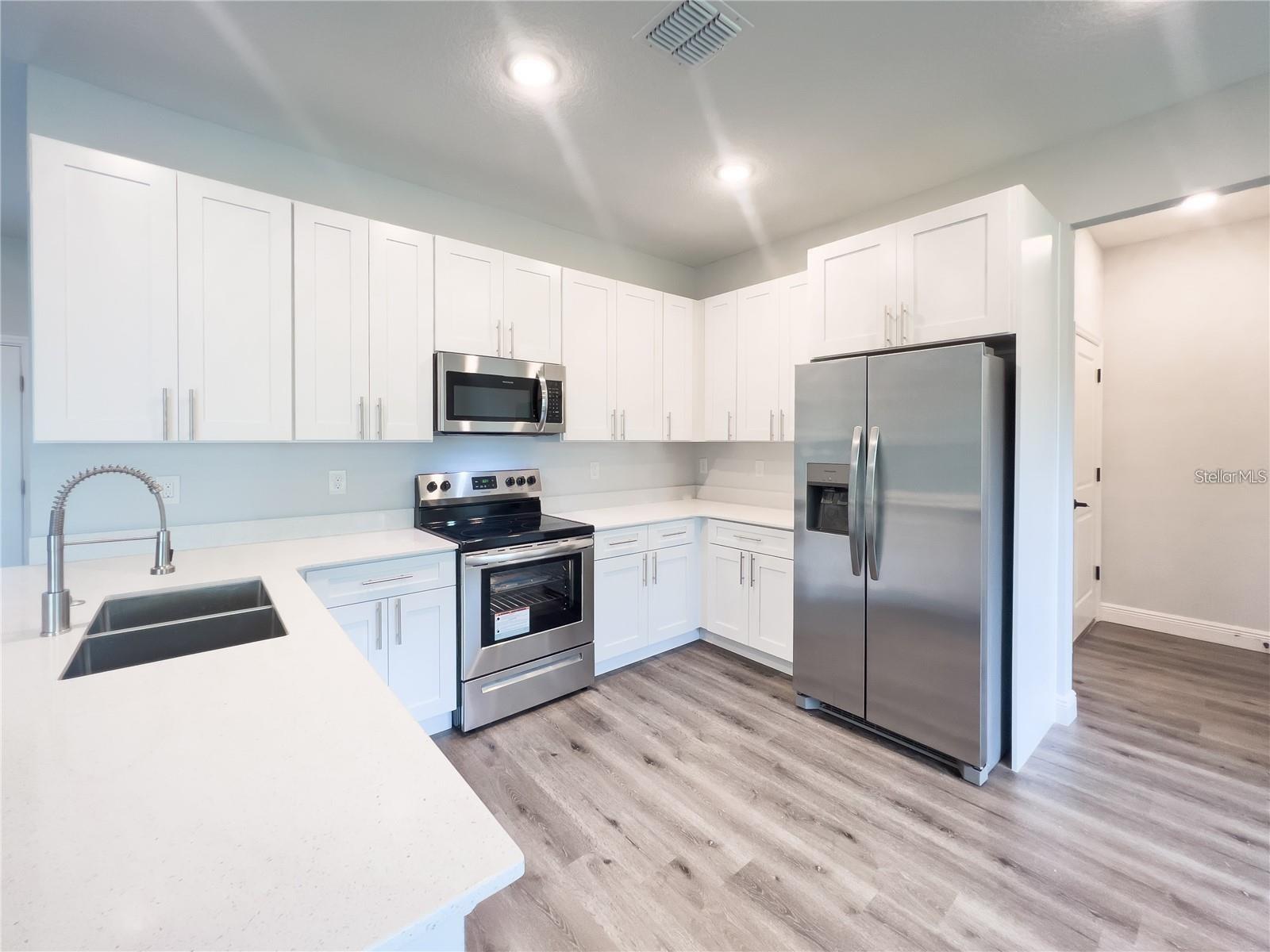 1045 9TH AVE, DELAND, FL, 32724