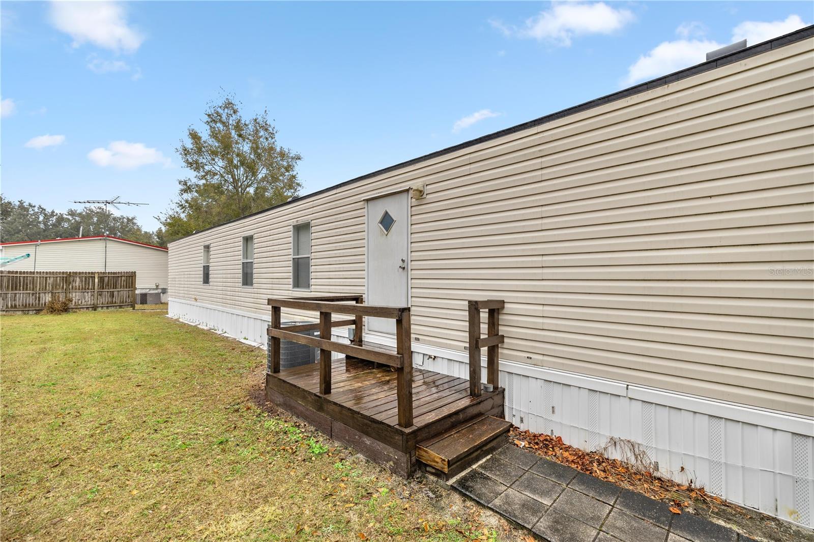 422 HITCHCOCK ST, LADY LAKE, FL, 32159