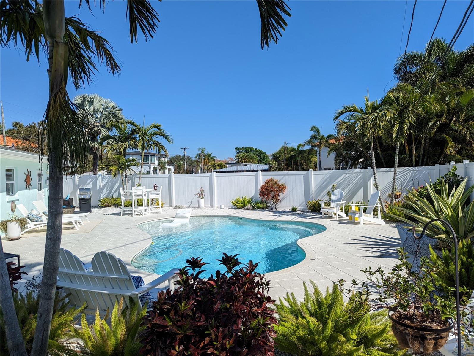 1253 CORDOVA BLVD NE, ST PETERSBURG, FL, 33704