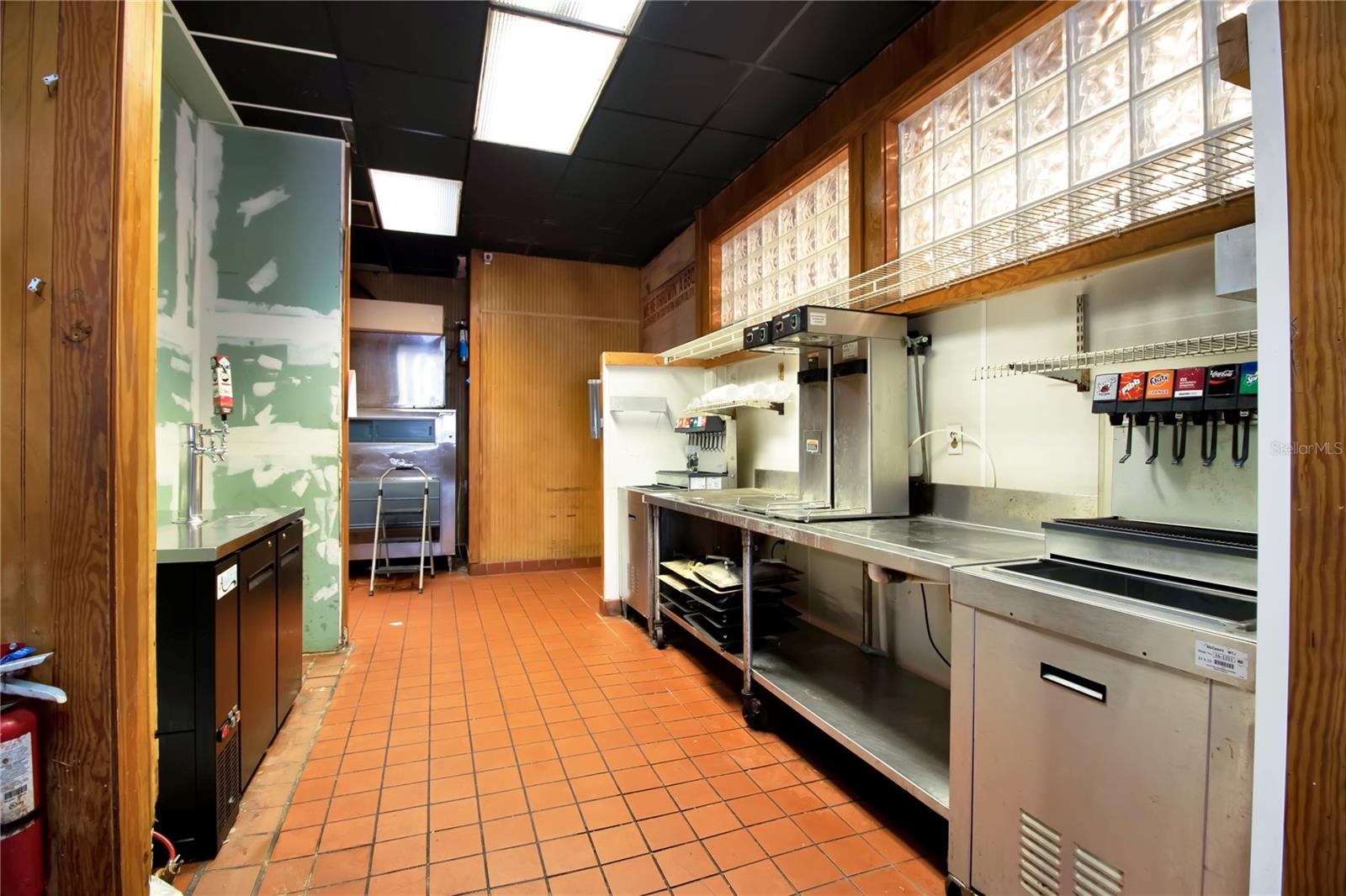 1152 TAMIAMI TRL, PORT CHARLOTTE, FL, 33953