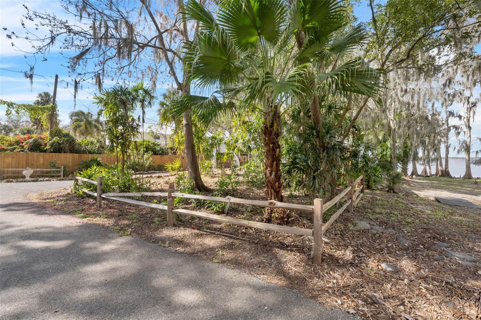 2072 JESSUP RD, OVIEDO, FL, 32765