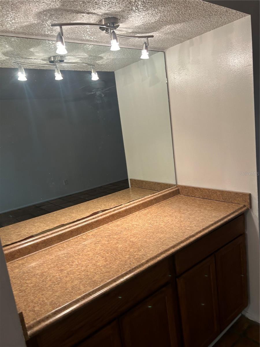 PINE SHADOWS CONDO PH 04, ORLANDO, FL, 32811