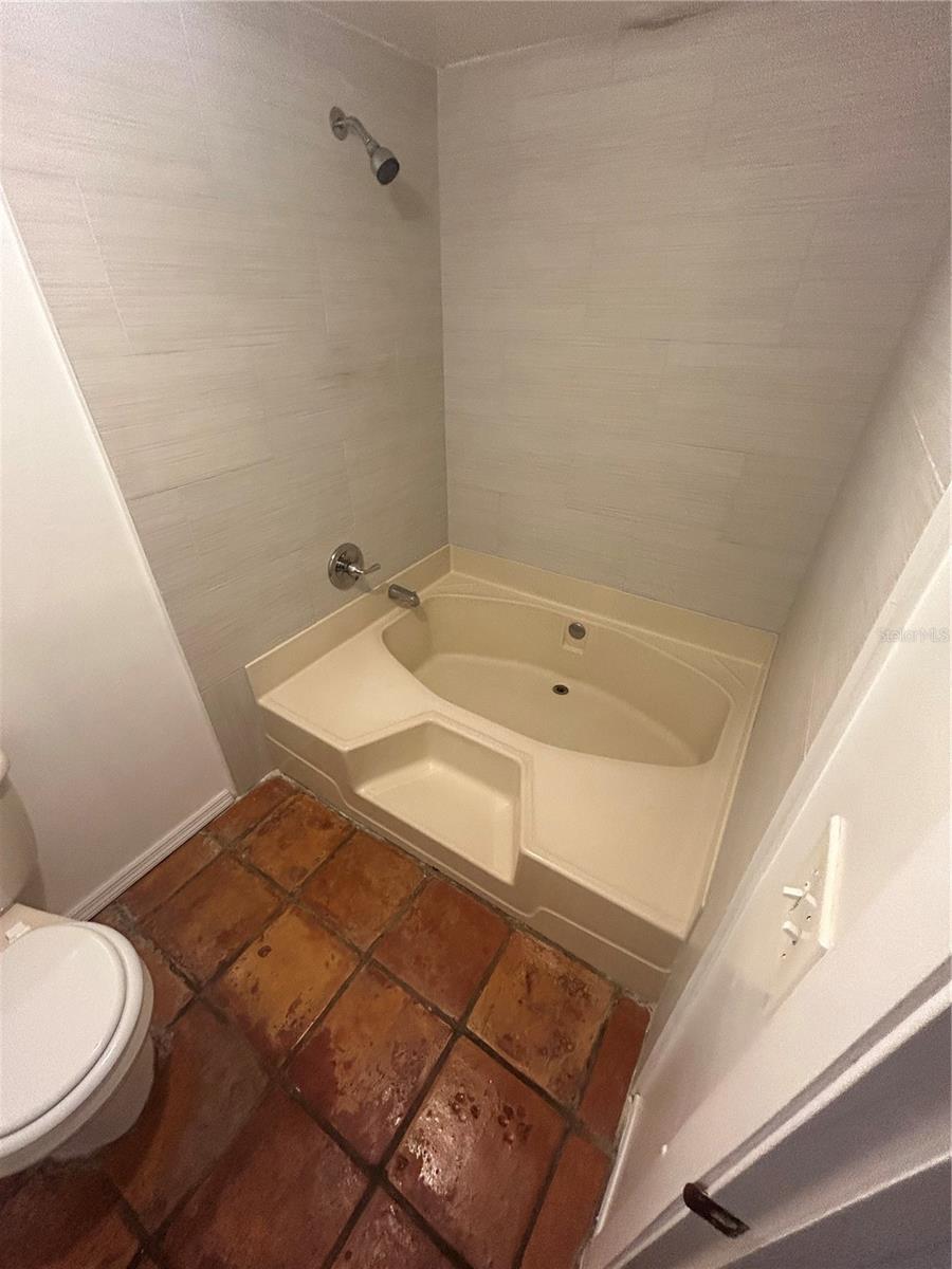 PINE SHADOWS CONDO PH 04, ORLANDO, FL, 32811