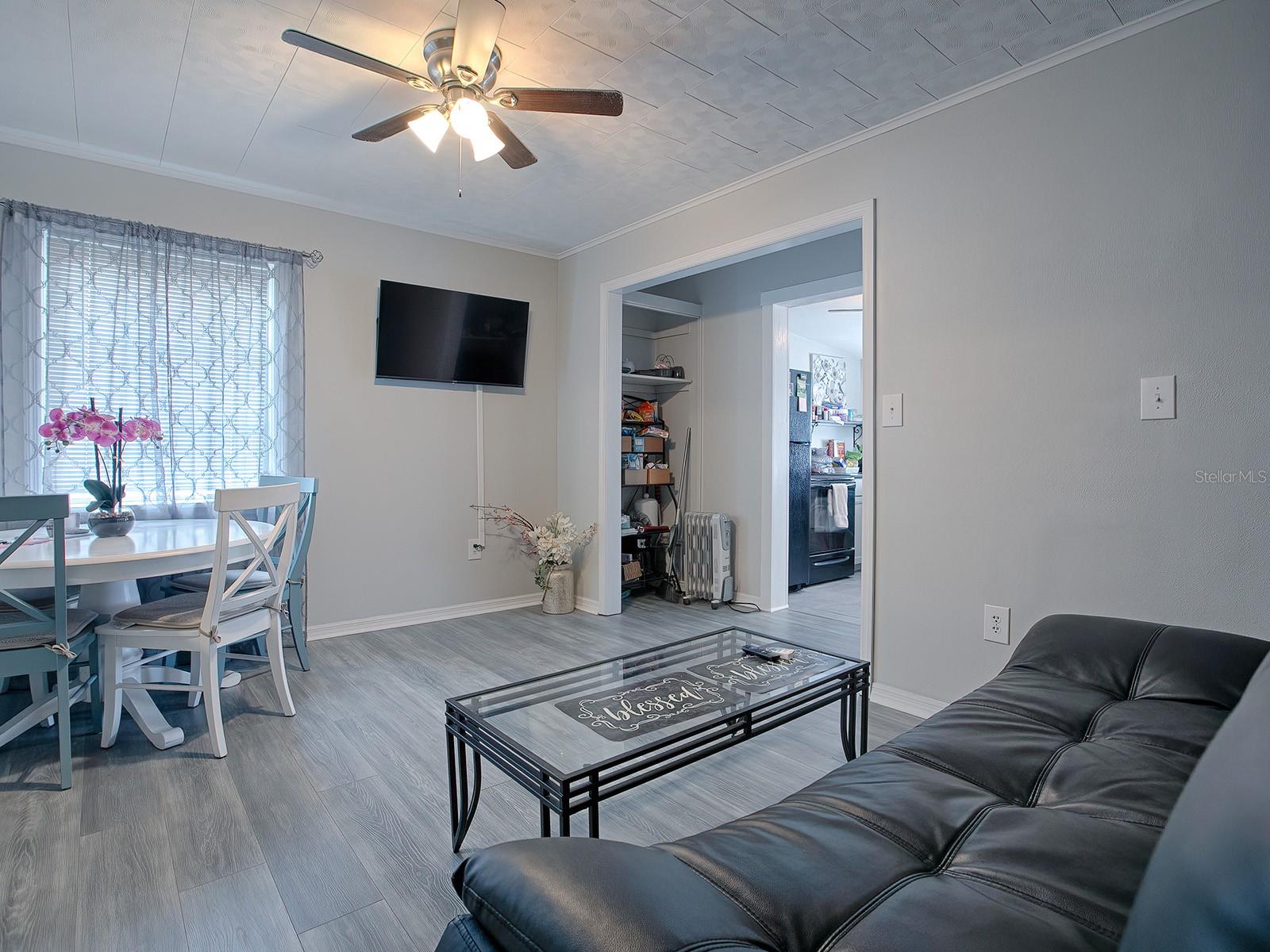107 S IONA AVE, FRUITLAND PARK, FL, 34731