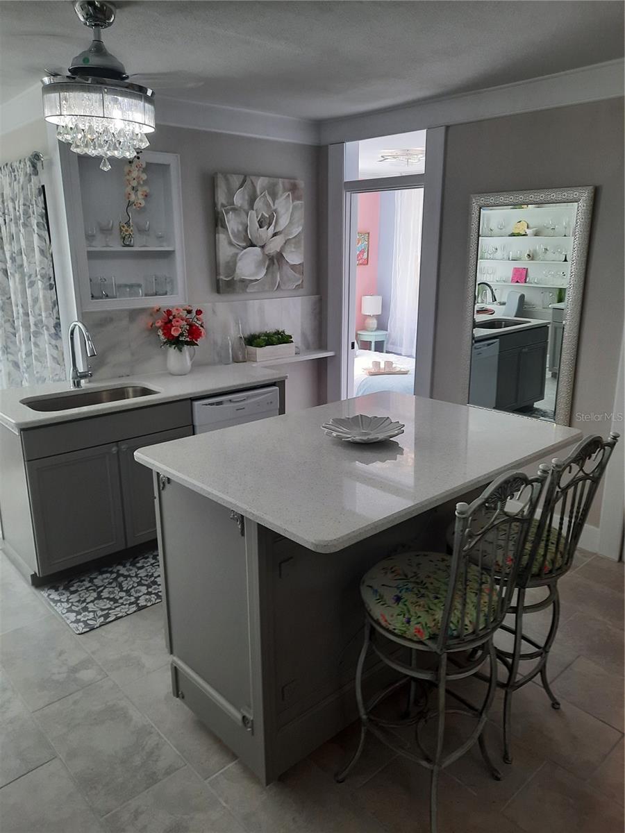 107 S IONA AVE, FRUITLAND PARK, FL, 34731