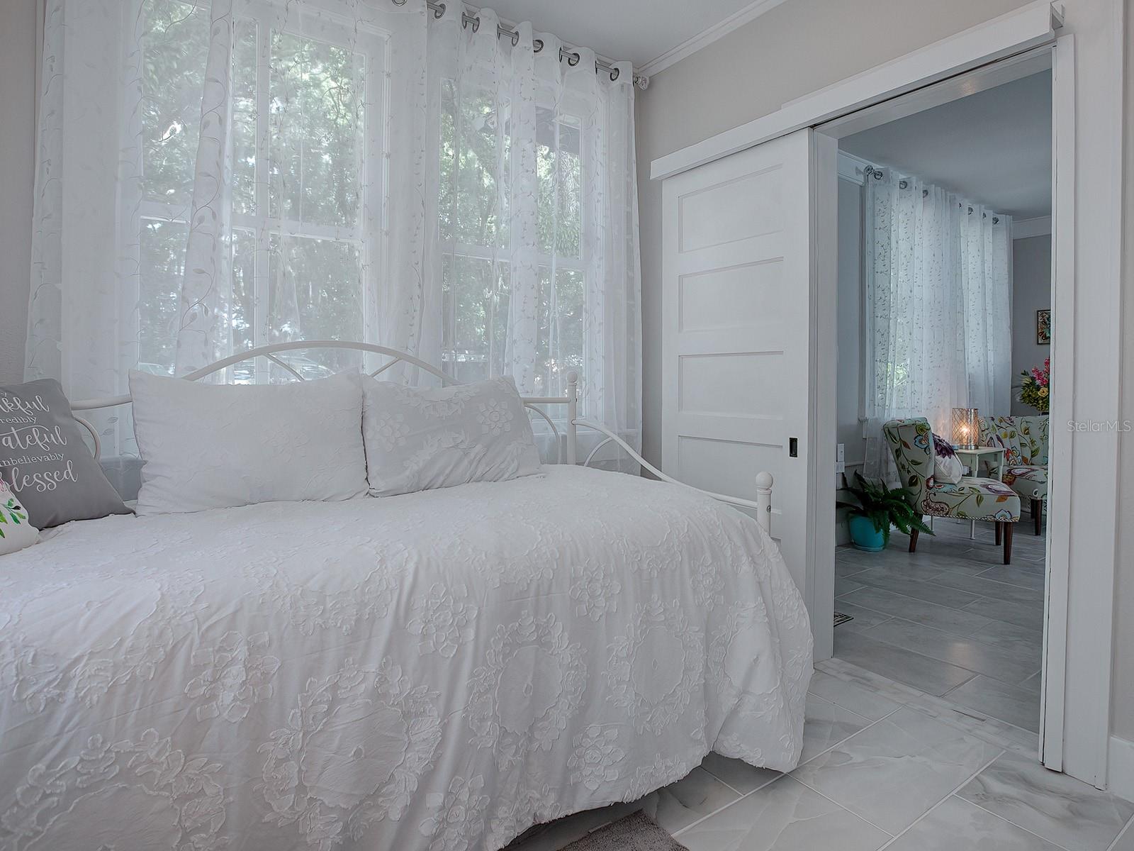 107 S IONA AVE, FRUITLAND PARK, FL, 34731