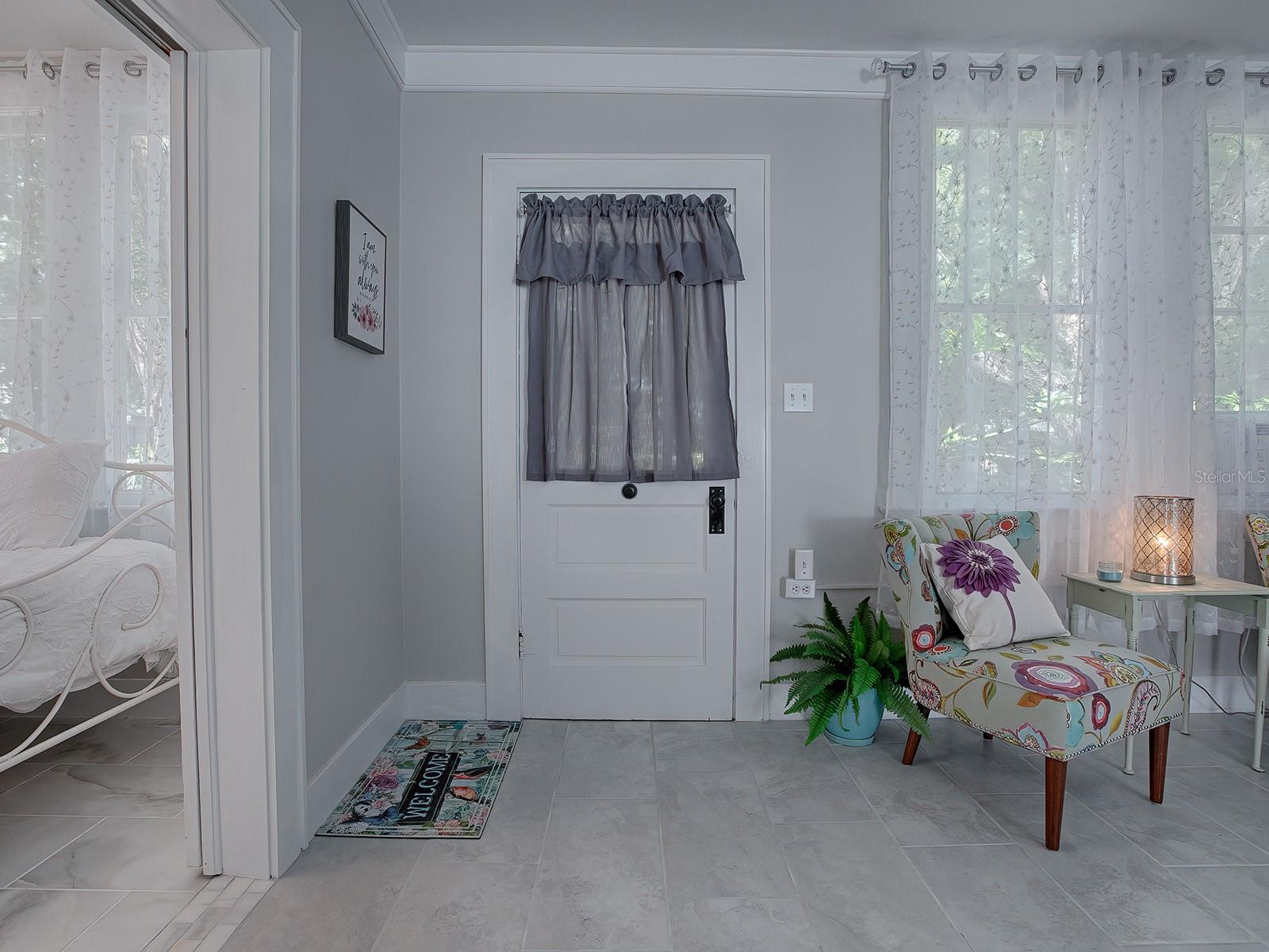 107 S IONA AVE, FRUITLAND PARK, FL, 34731