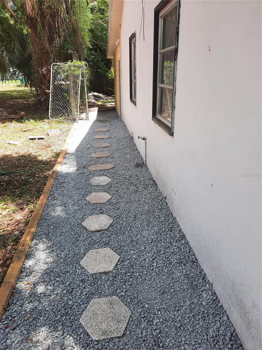 107 S IONA AVE, FRUITLAND PARK, FL, 34731