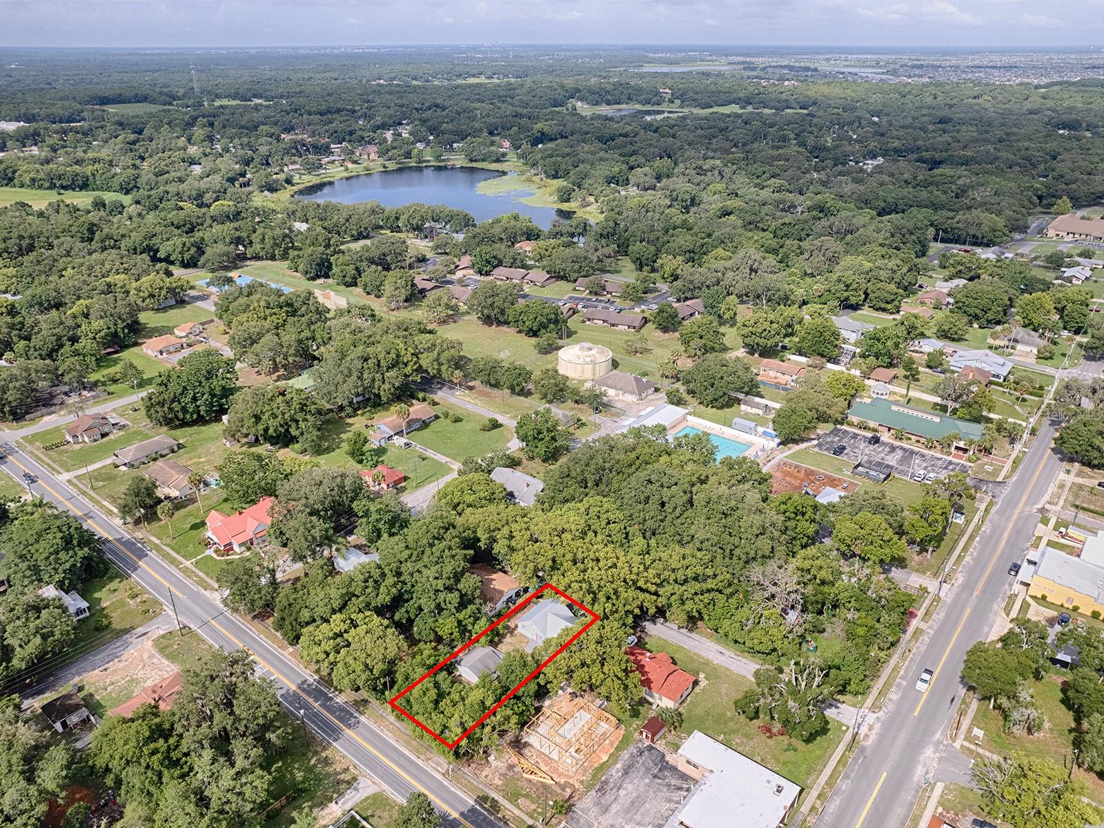 107 S IONA AVE, FRUITLAND PARK, FL, 34731