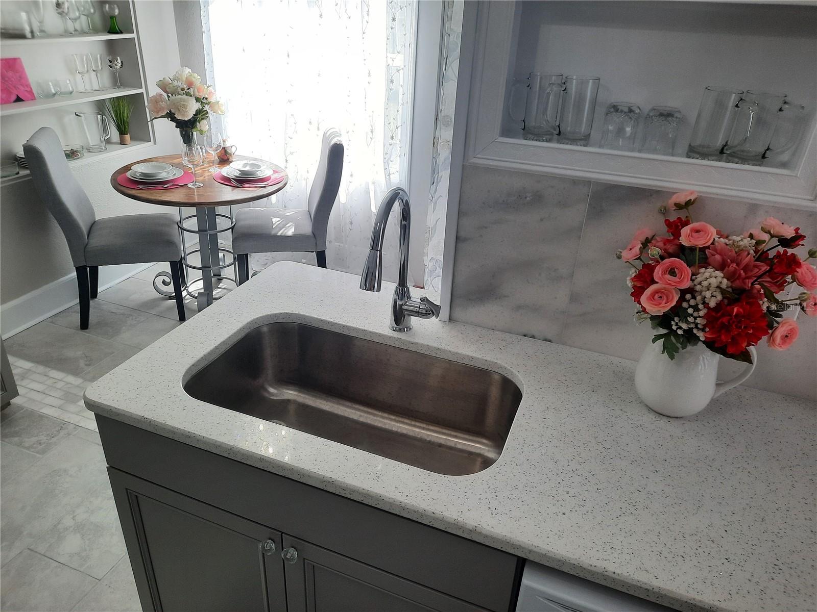 107 S IONA AVE, FRUITLAND PARK, FL, 34731