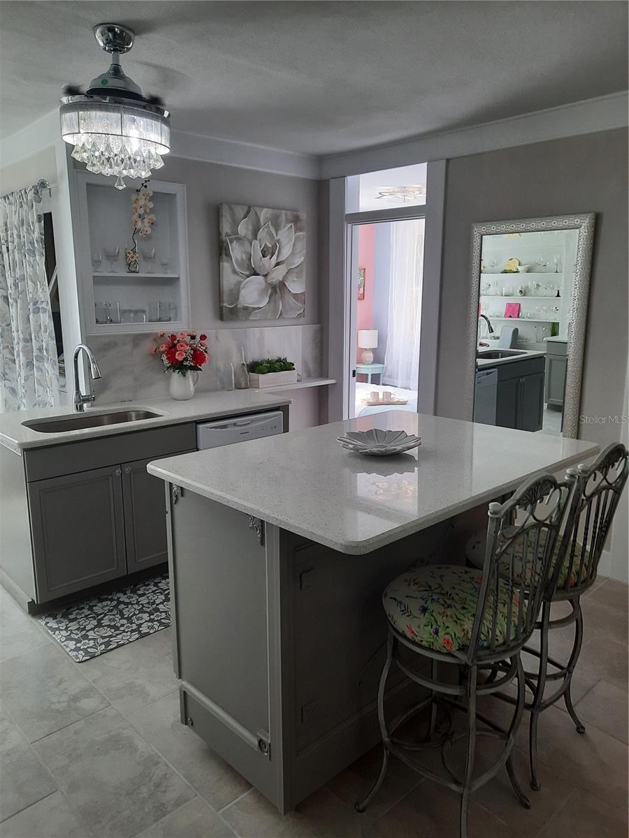107 S IONA AVE, FRUITLAND PARK, FL, 34731