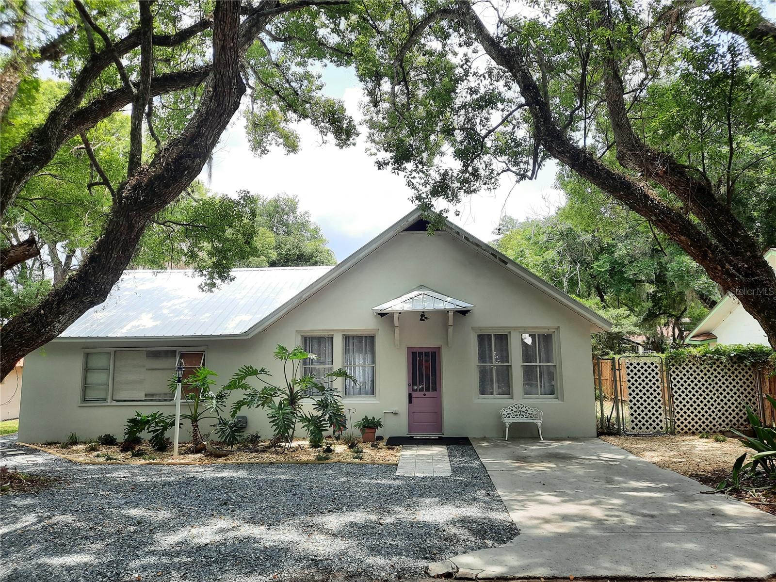 107 S IONA AVE, FRUITLAND PARK, FL, 34731