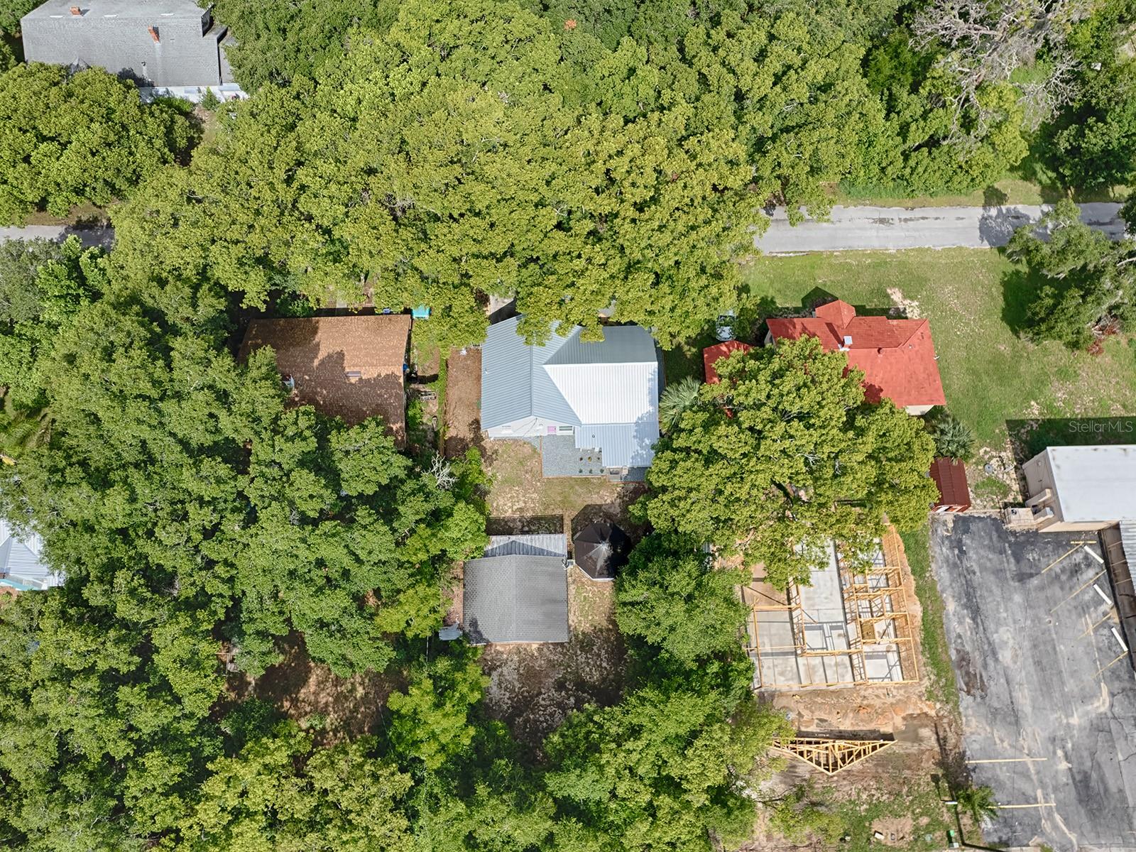 107 S IONA AVE, FRUITLAND PARK, FL, 34731