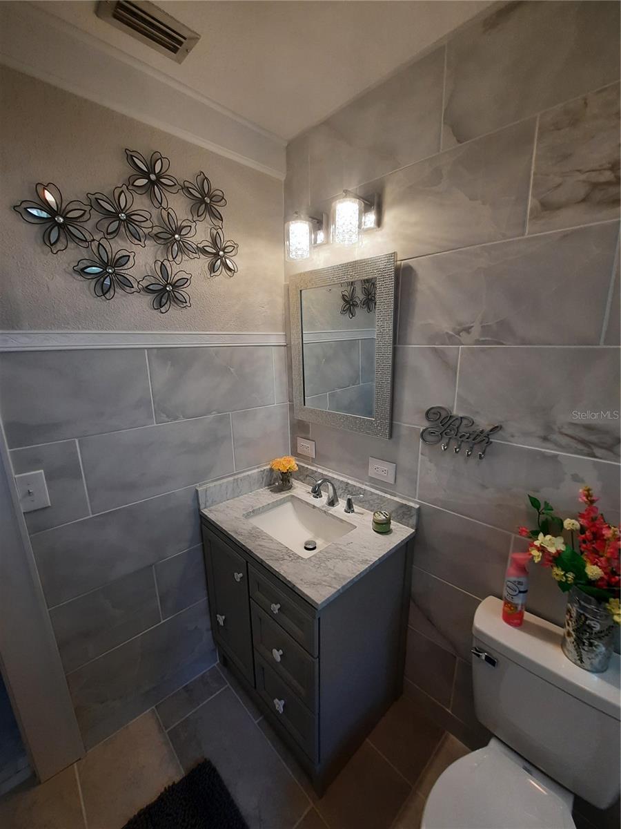 107 S IONA AVE, FRUITLAND PARK, FL, 34731