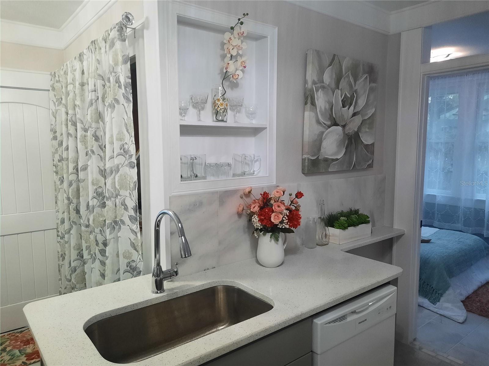 107 S IONA AVE, FRUITLAND PARK, FL, 34731