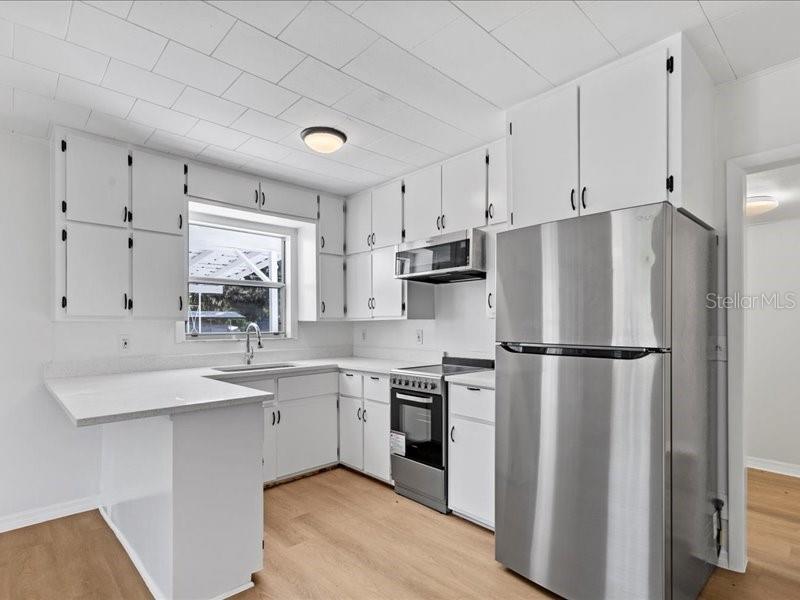 8025 ROY DR, PUNTA GORDA, FL, 33982