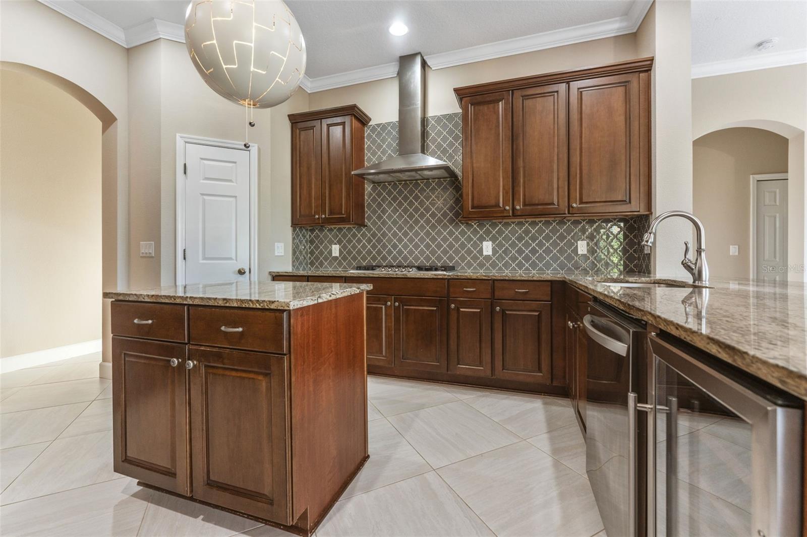 125 FALLING WATER DR, BRANDON, FL, 33511