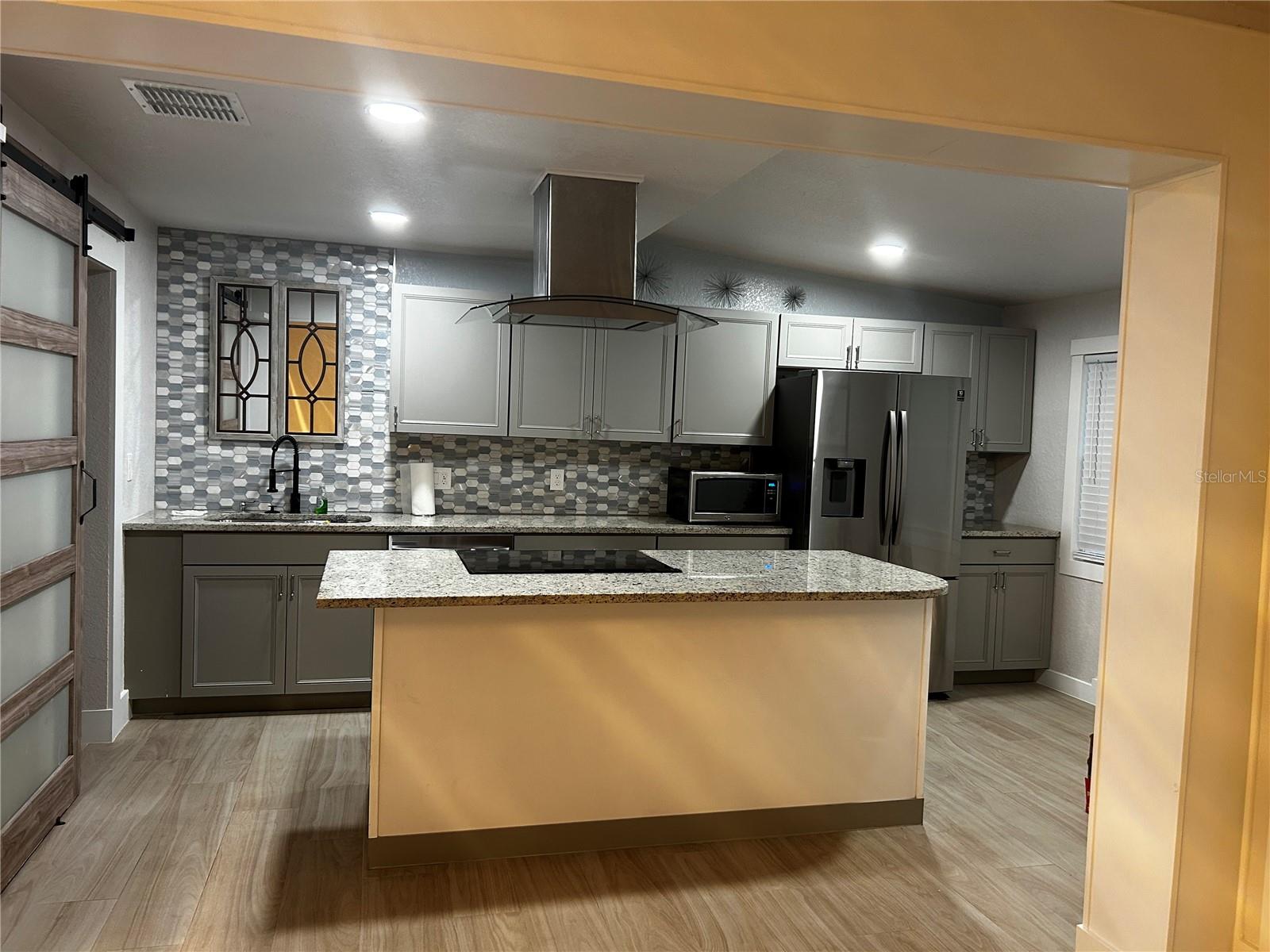 2049 LAKESHORE, CLERMONT, FL, 34711