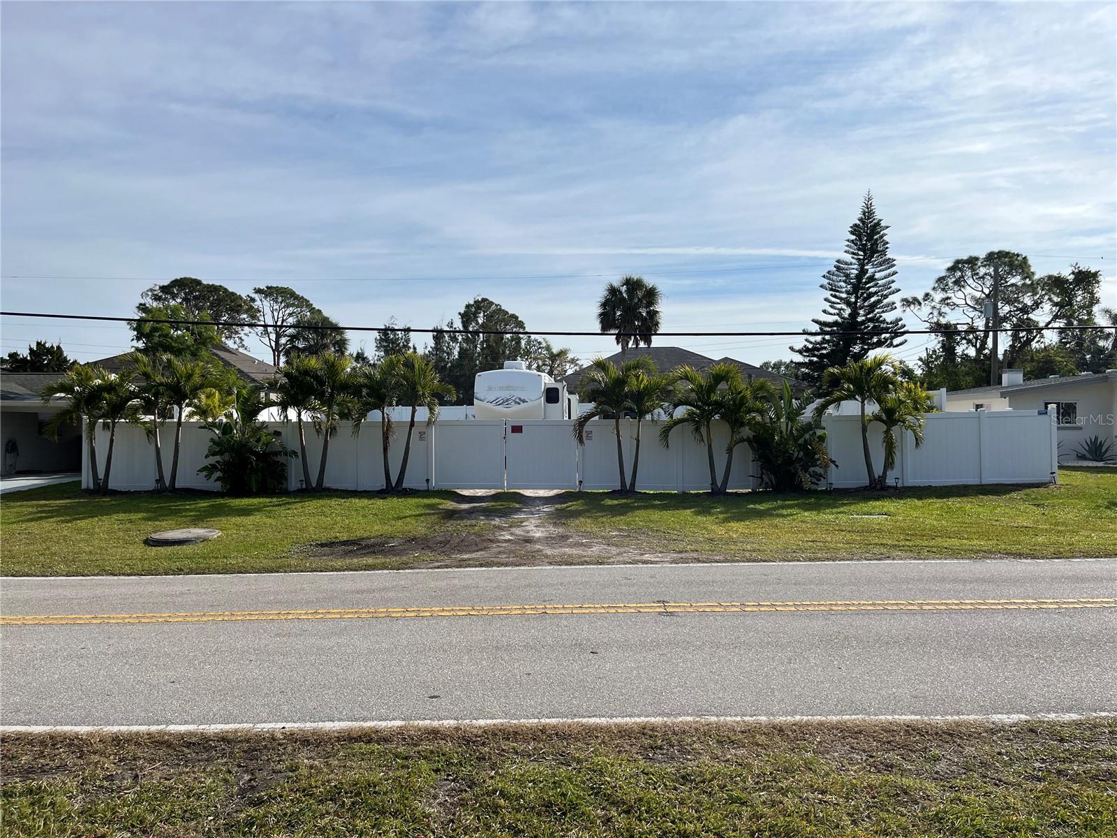 707 ALLIGATOR DR, VENICE, FL, 34293