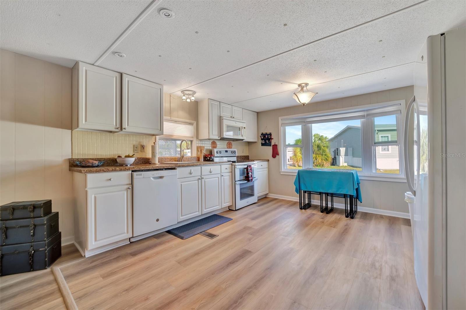 322 S PORT ROYAL LN, APOLLO BEACH, FL, 33572