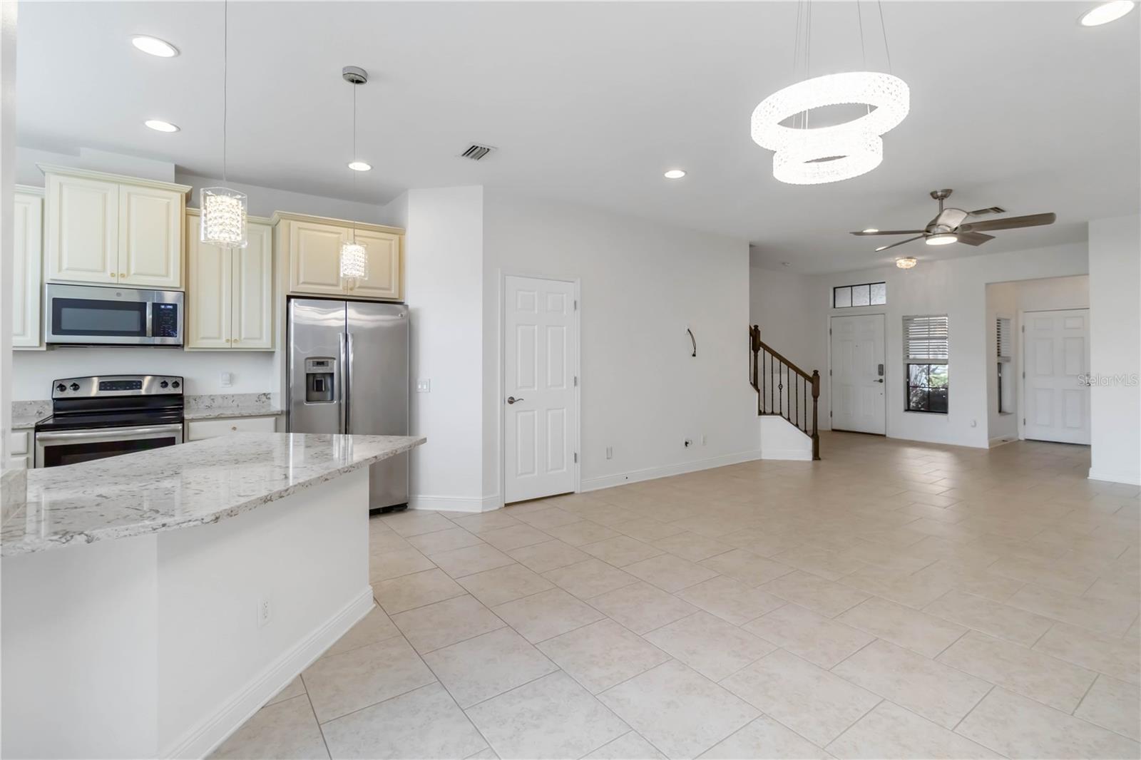 284 CREW CT, SARASOTA, FL, 34243