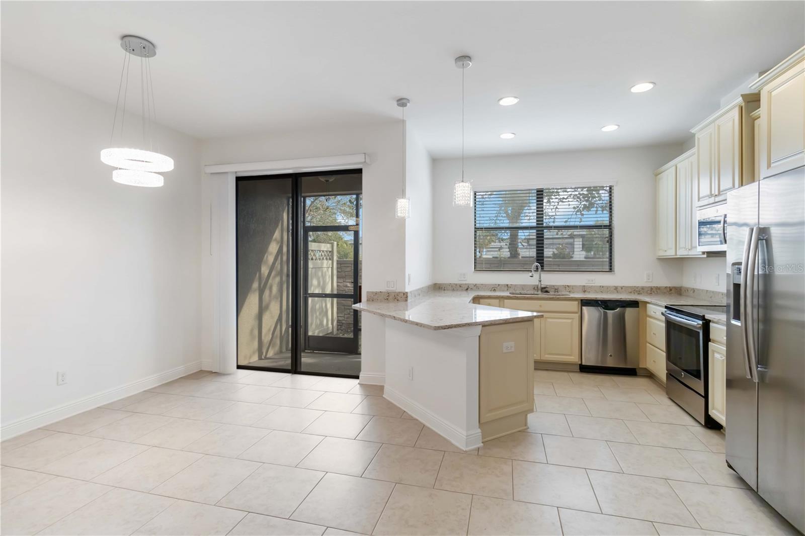 284 CREW CT, SARASOTA, FL, 34243